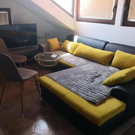 Kukuzel Apartments Ohrid Bagian luar foto