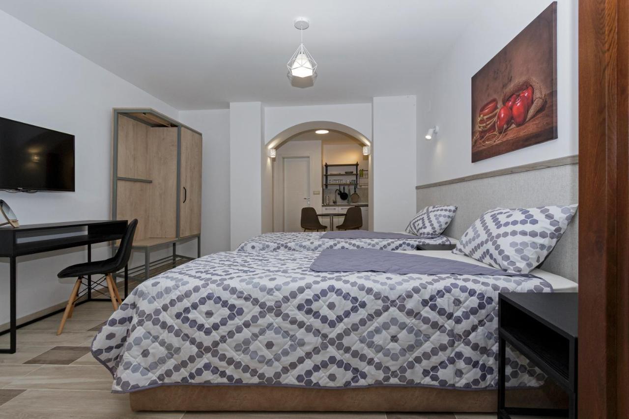 Kukuzel Apartments Ohrid Bagian luar foto