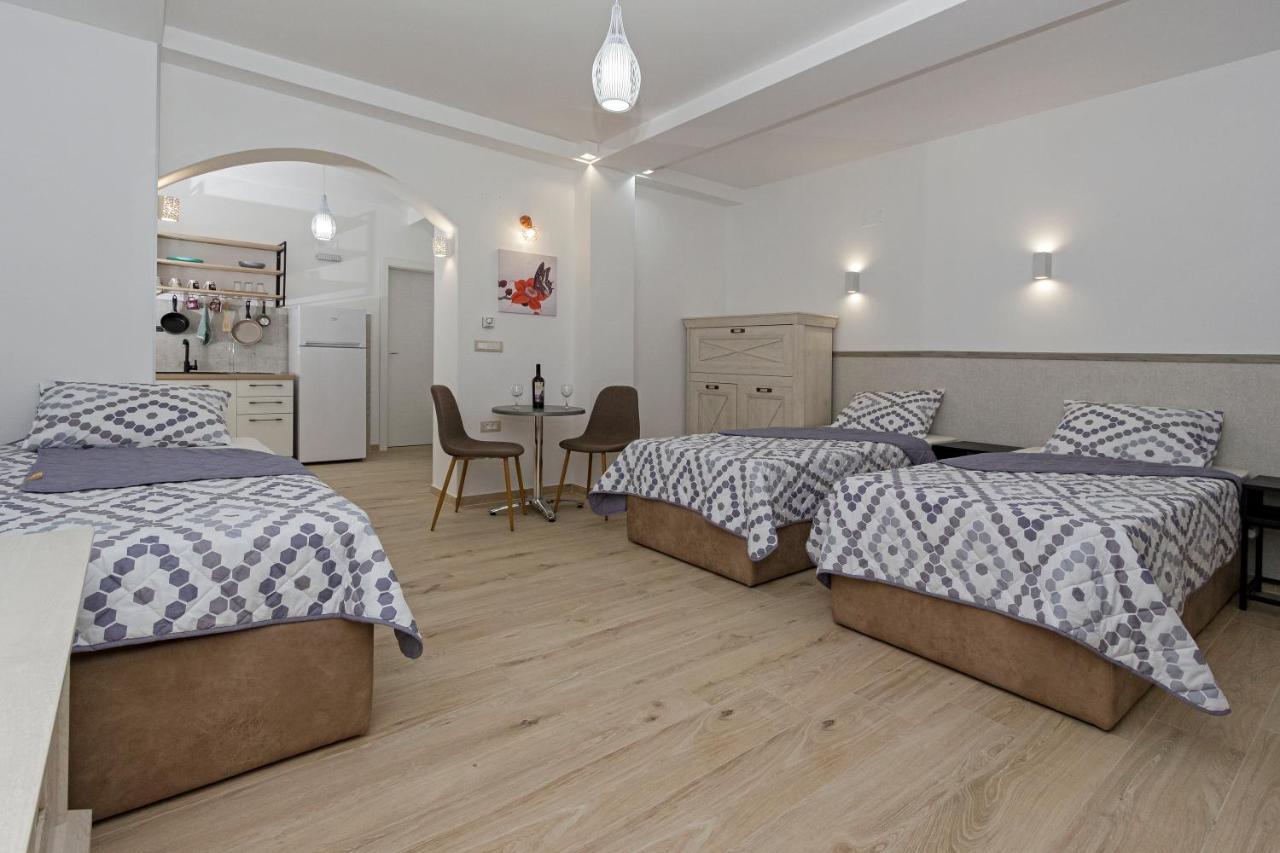 Kukuzel Apartments Ohrid Bagian luar foto