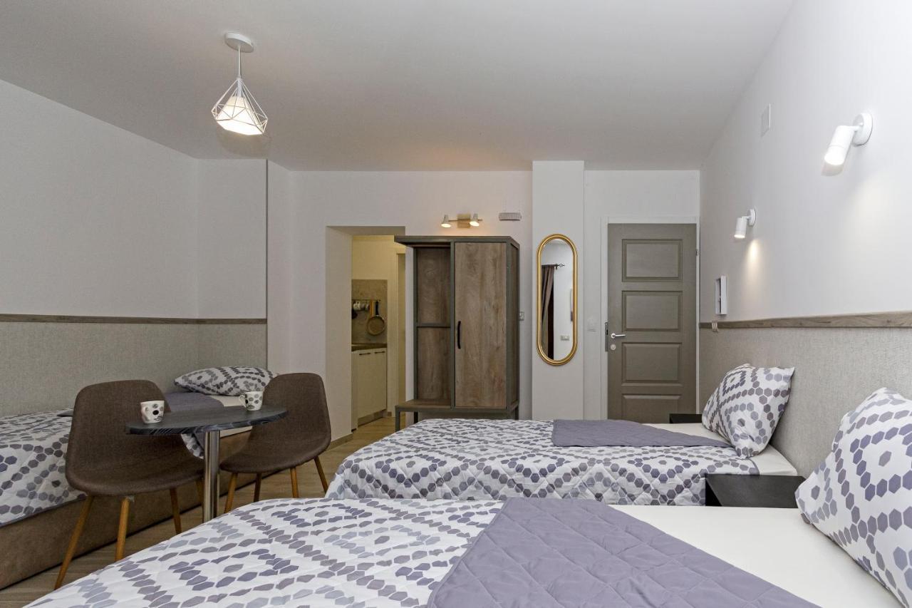 Kukuzel Apartments Ohrid Bagian luar foto