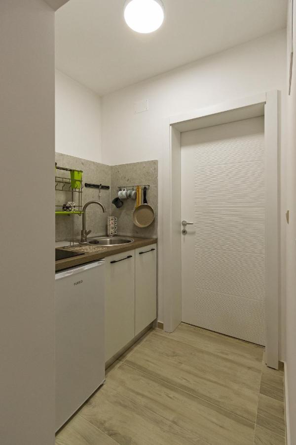 Kukuzel Apartments Ohrid Bagian luar foto