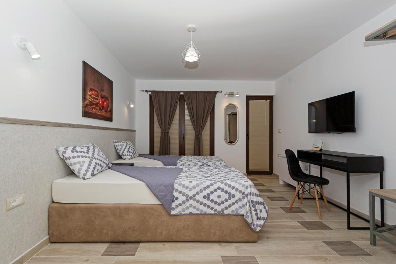 Kukuzel Apartments Ohrid Bagian luar foto