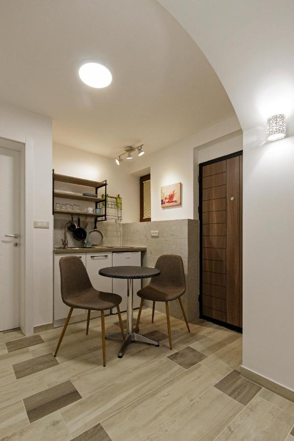 Kukuzel Apartments Ohrid Bagian luar foto