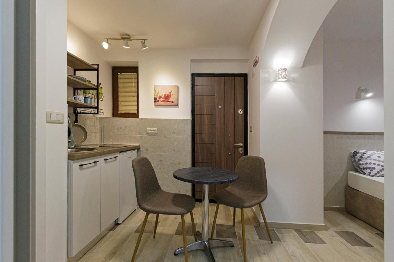 Kukuzel Apartments Ohrid Bagian luar foto