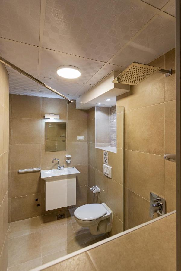 Kukuzel Apartments Ohrid Bagian luar foto