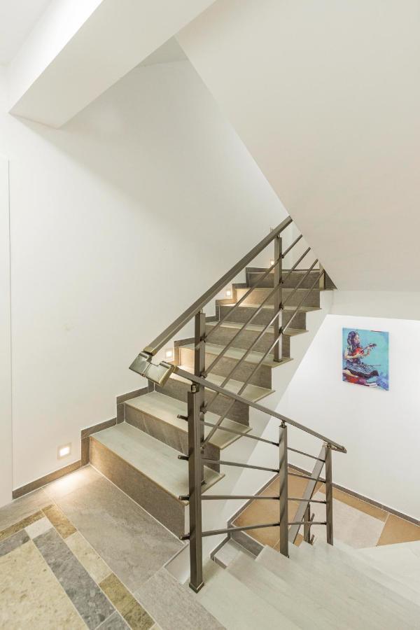 Kukuzel Apartments Ohrid Bagian luar foto
