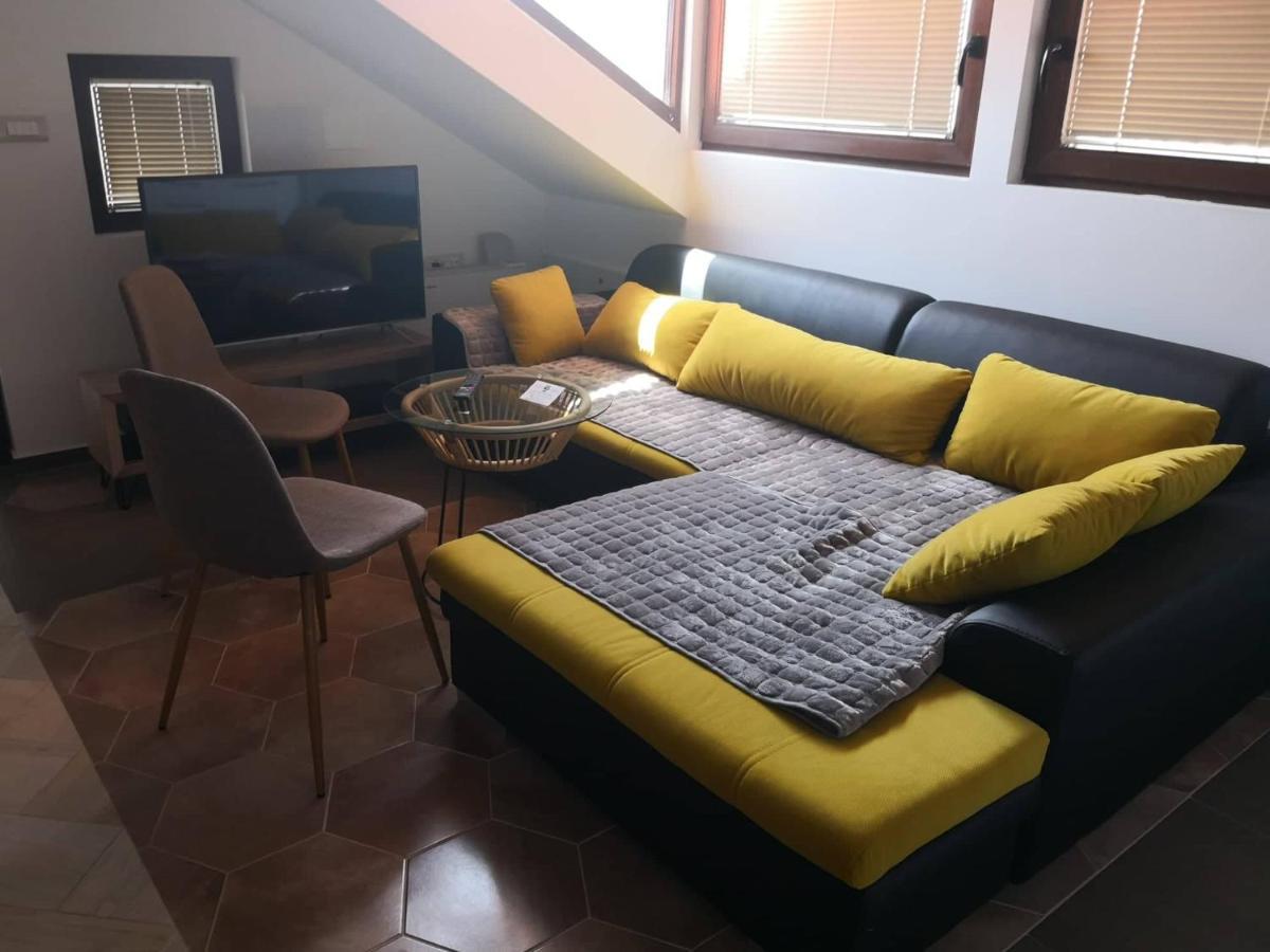 Kukuzel Apartments Ohrid Bagian luar foto